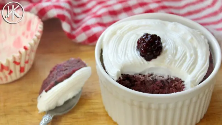 Keto Berry Mug Cake