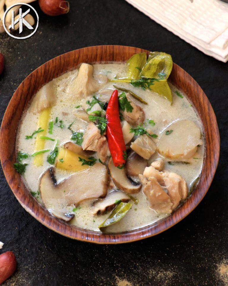 Thai Chicken Soup (ต้มข่าไก่)