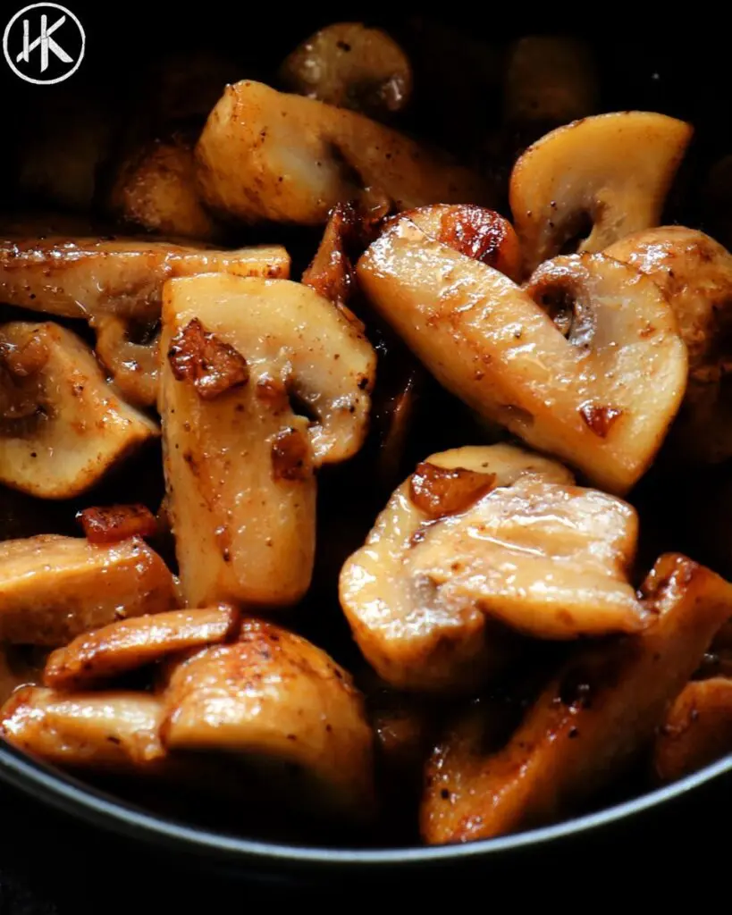 GARLIC BUTTER MUSHROOMS