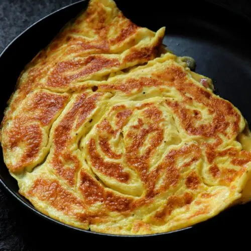 SOUR CREAM AND ONION OMELET